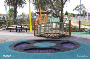 On the move�motion+ | AdventurePlus_3-2015040114278462837387 | ODS