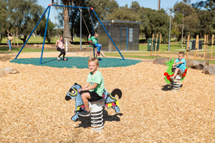 Imaginary play at its best | Proludic_1-2014091714109130862040 | ODS