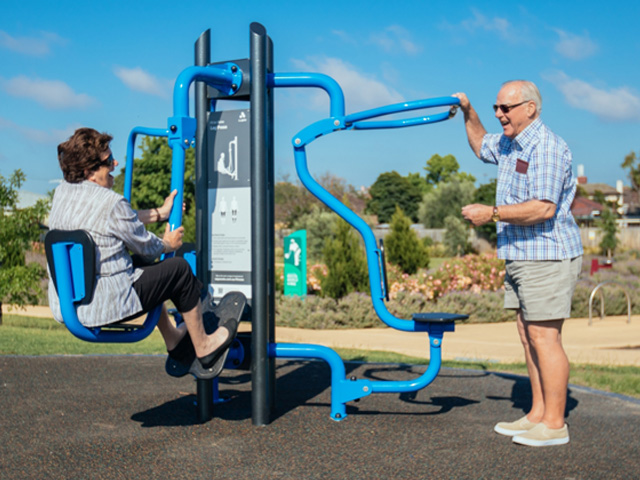 Seniors Thrive in Outdoor Gyms